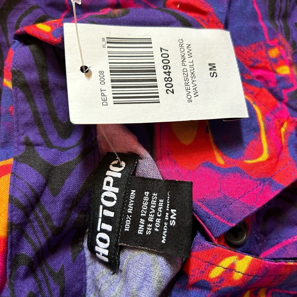 NWTS HOT TOPIC MENS SKULL SHIRT - Picture 9 of 11